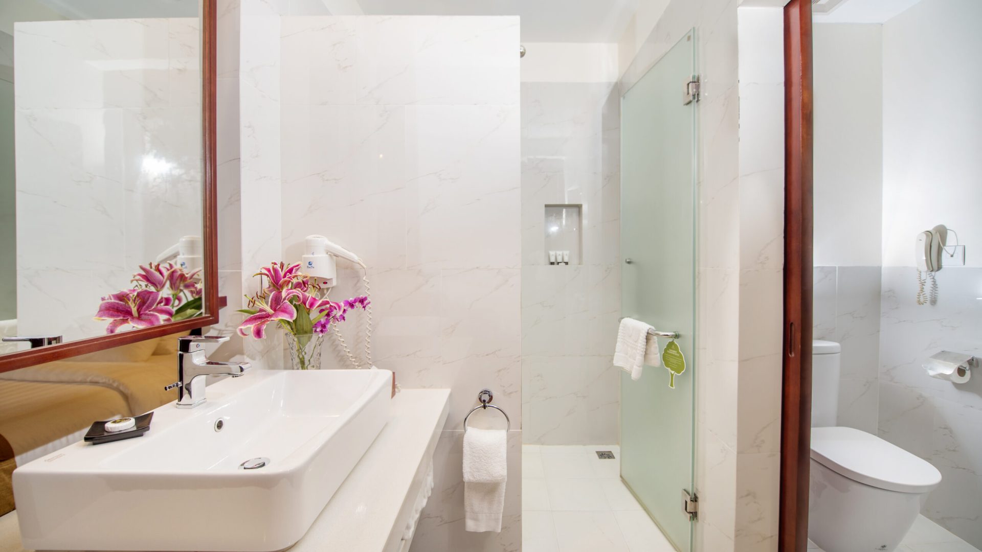 8 Deluxe Double Pool View