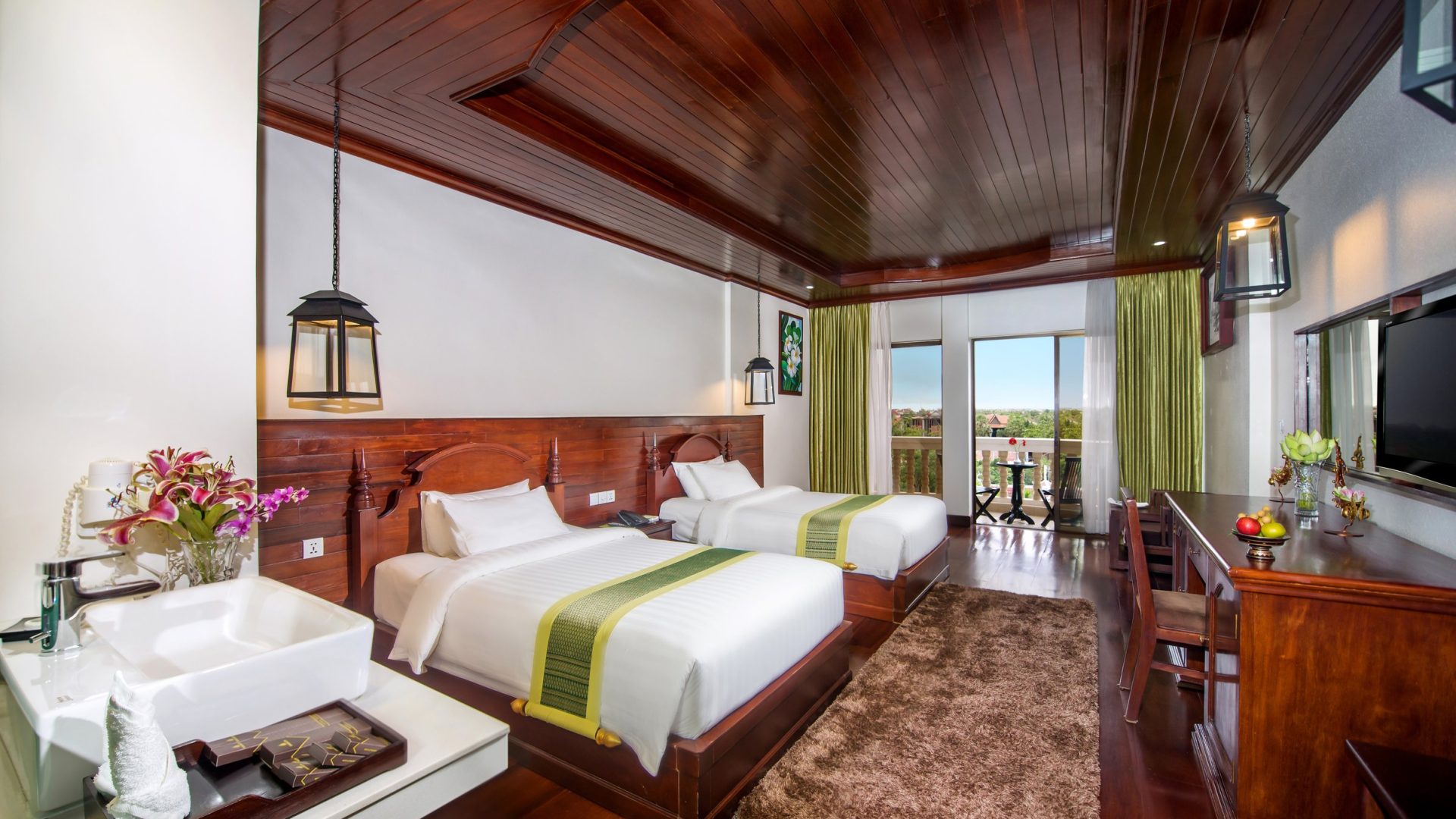 Deluxe Twin Pool View1